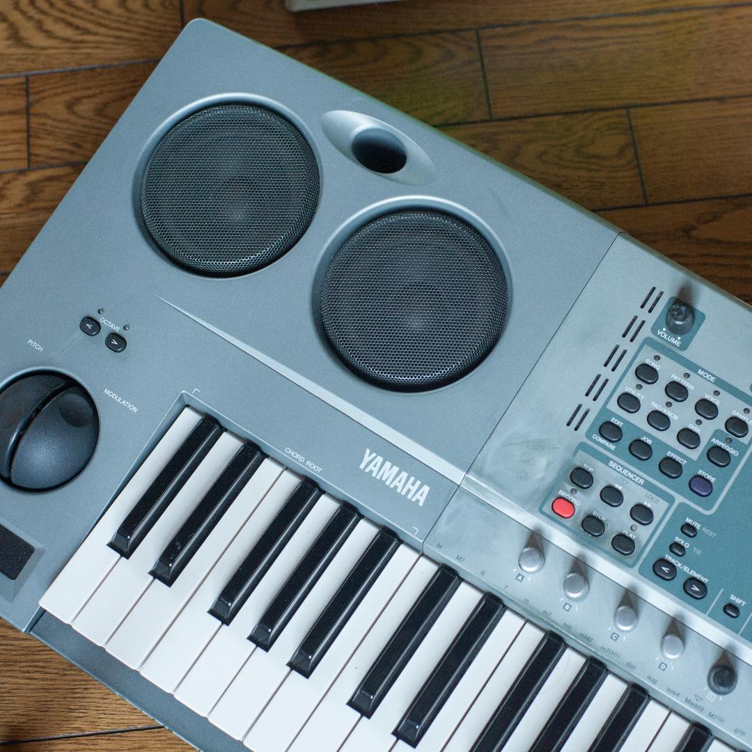 ヤマハ Yamaha EOS B2000 シンセサイザー キーボード QY700