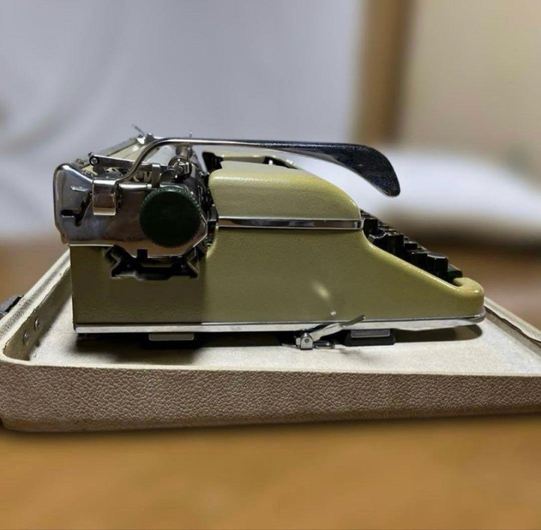 Olympia オリンピア　タイプライター　手動タイプライター　アンティーク