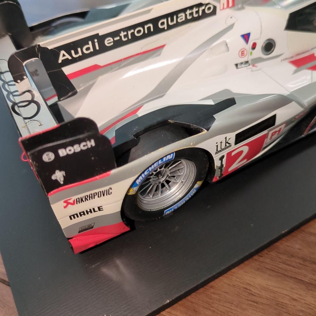 ミニカー Audi e-tron quattro Le Mans '14 1:18
