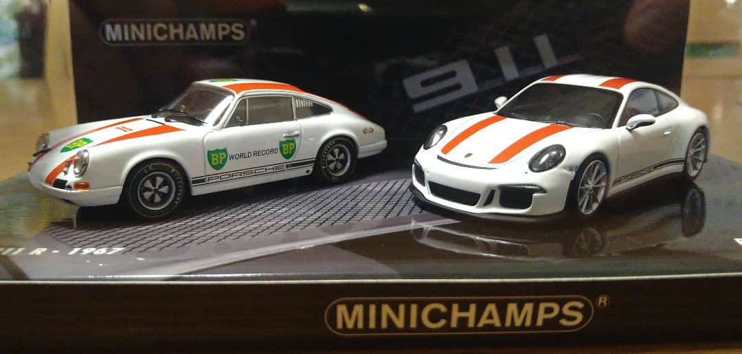ミニチャンプス アジア特注品 1/43 ポルシェ 911 R 2台セット