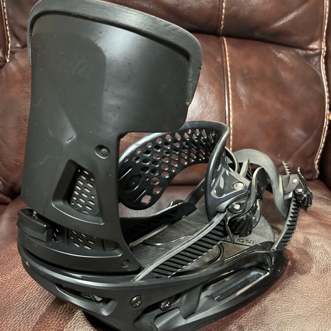 BURTON MALAVITA WING est M マラヴィータ