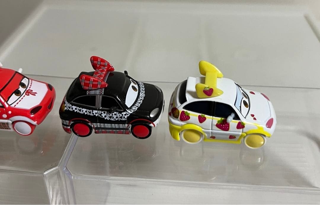 カーズ、マテル、ミニカー、（ハルミ、スキ、CHISAKI、イチゴ ）