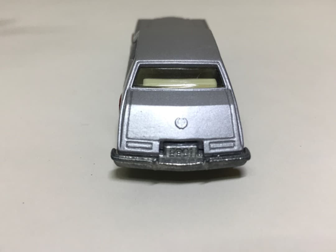 ○[美品] トミカ No.F45【日本製】キャデラック セビル シルバーレッド