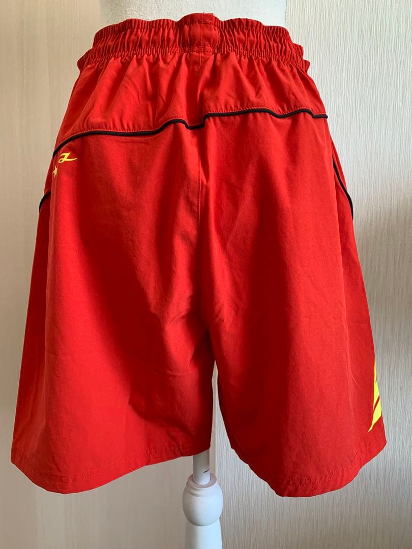 【希少】YONEX ヨネックス リンダンモデル ハーフパンツ Lサイズ レッド