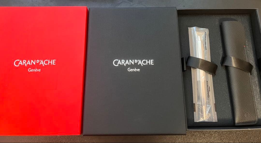 カランダッシュエクリドール　限定模様ウェーブ