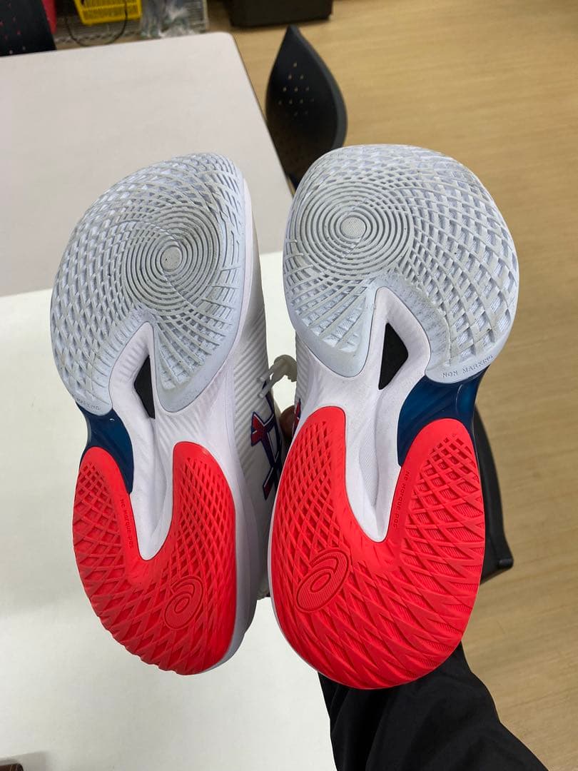 ASICS バレーボールシューズ ホワイト/ブルー/レッド　メタライズ2