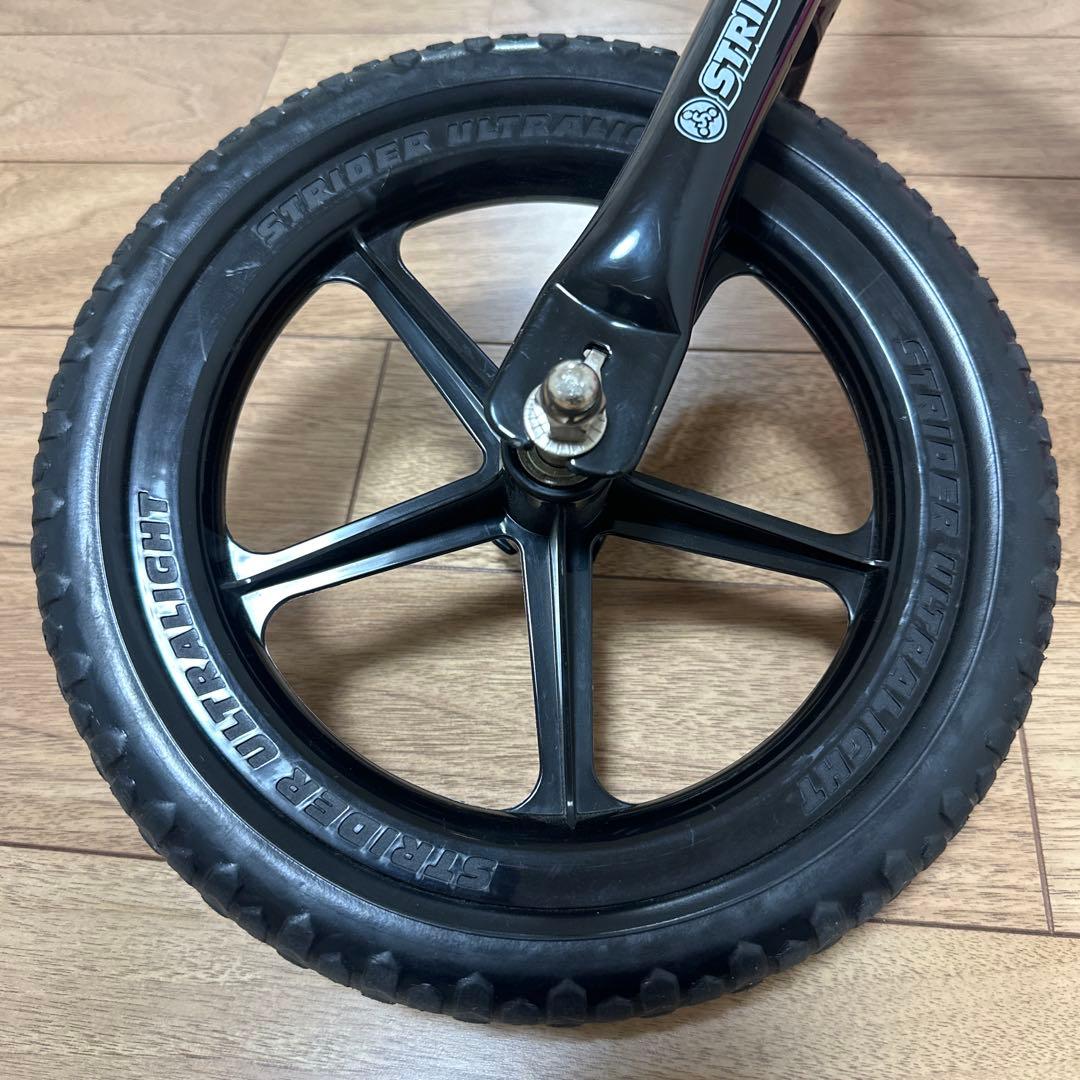 ストライダー12インチ　ピンク　純正マルチバイクスタンド付き