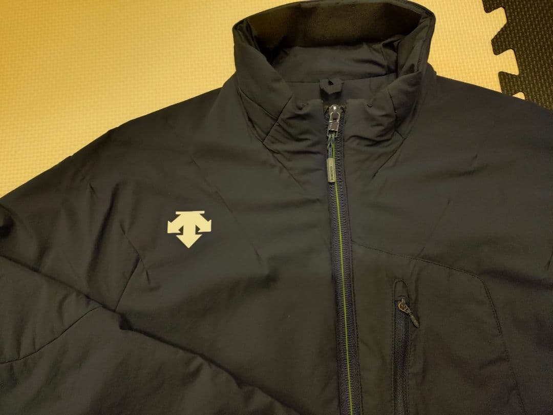 DESCENTE綿入りインナージャケット　Mサイズ（クリーニング済）