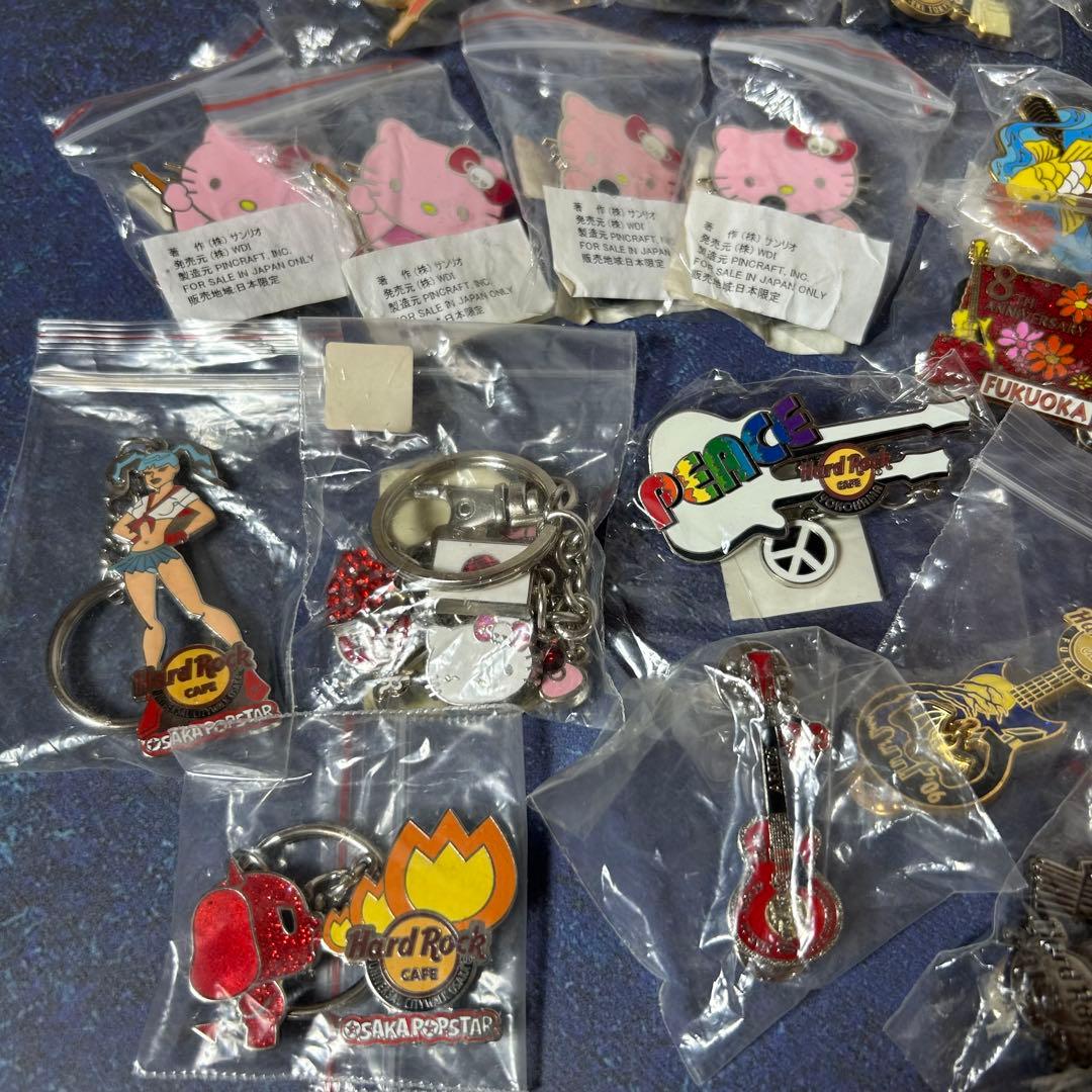 30点 ハードロックカフェ ピンバッジ キーホルダーまとめ売り