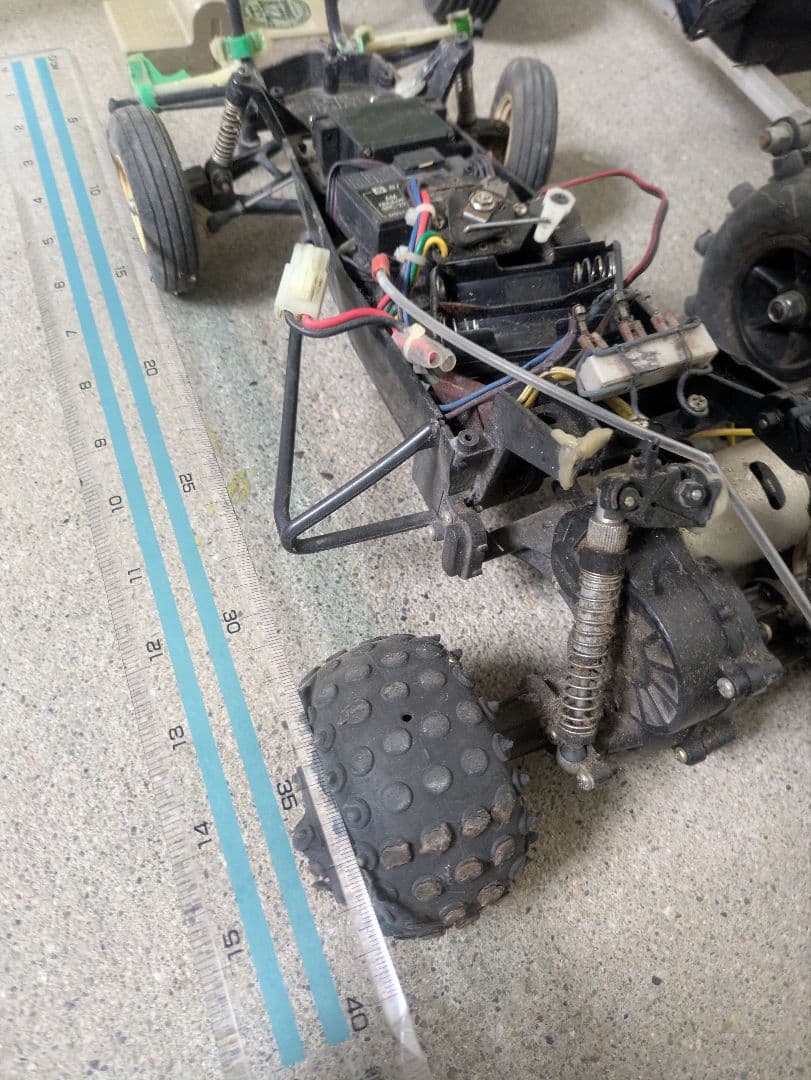 当時物3台セット/エンジンカー2台/ ラジコン1台/ ラクダバッテリー/シャーシ