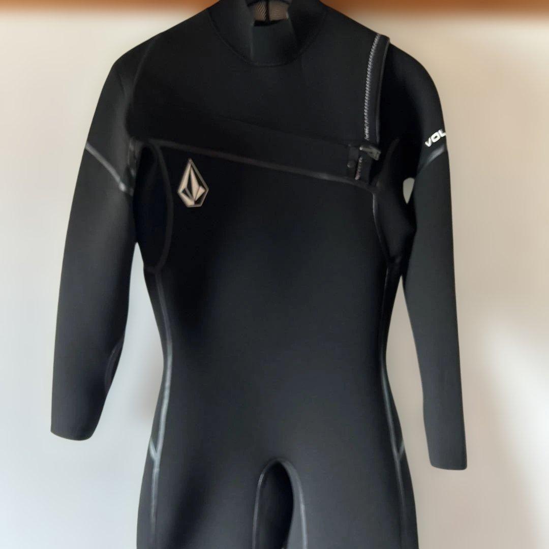 【新品未使用 50%↑OFF】Volcom ウエットスーツ フルスーツ ボルコム