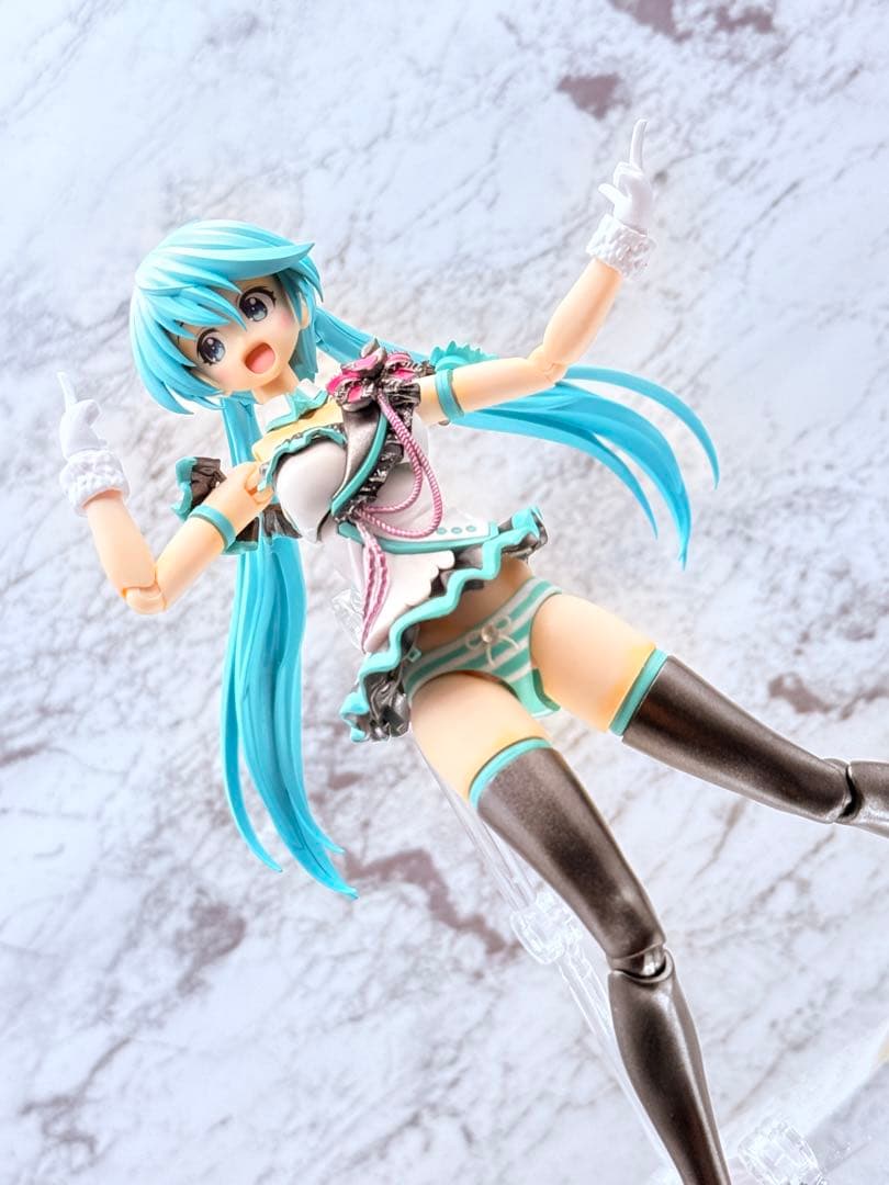 づ*し様 30ms 初音ミクっぽく　全塗装完成品