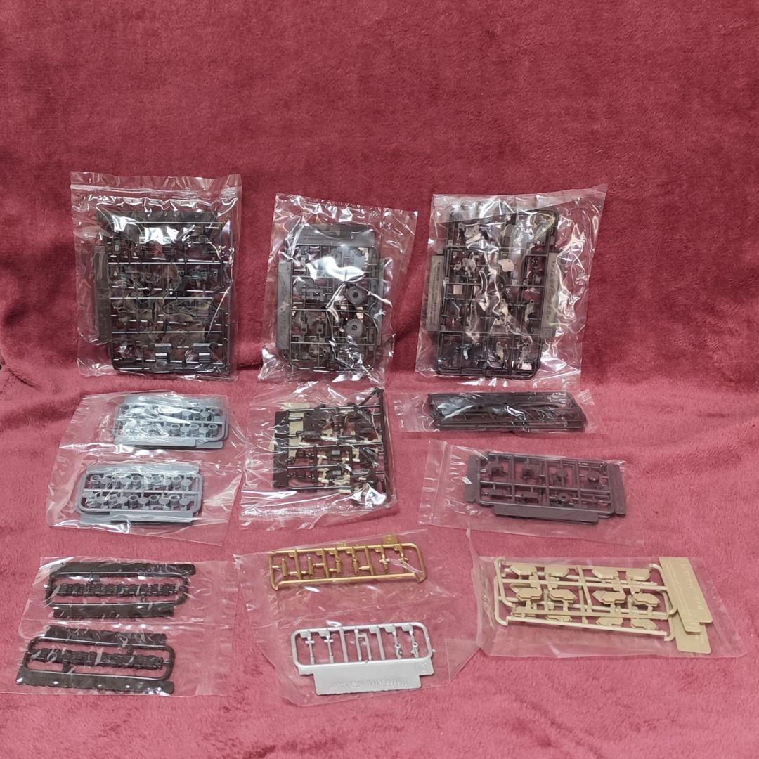 【未組立品】HMMゾイド　セイバータイガー　ゴールド