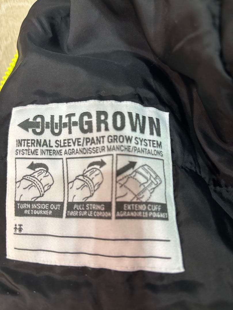 Columbia 子ども用迷彩ジャケット ブラック/イエロー