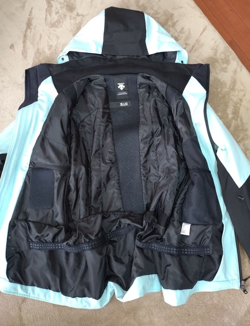 2023-2024モデルデサントスキーウェア上下セットLサイズ