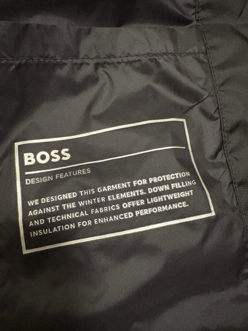 4回目の値下げです‼️美品　BOSS ダウンベスト 黒