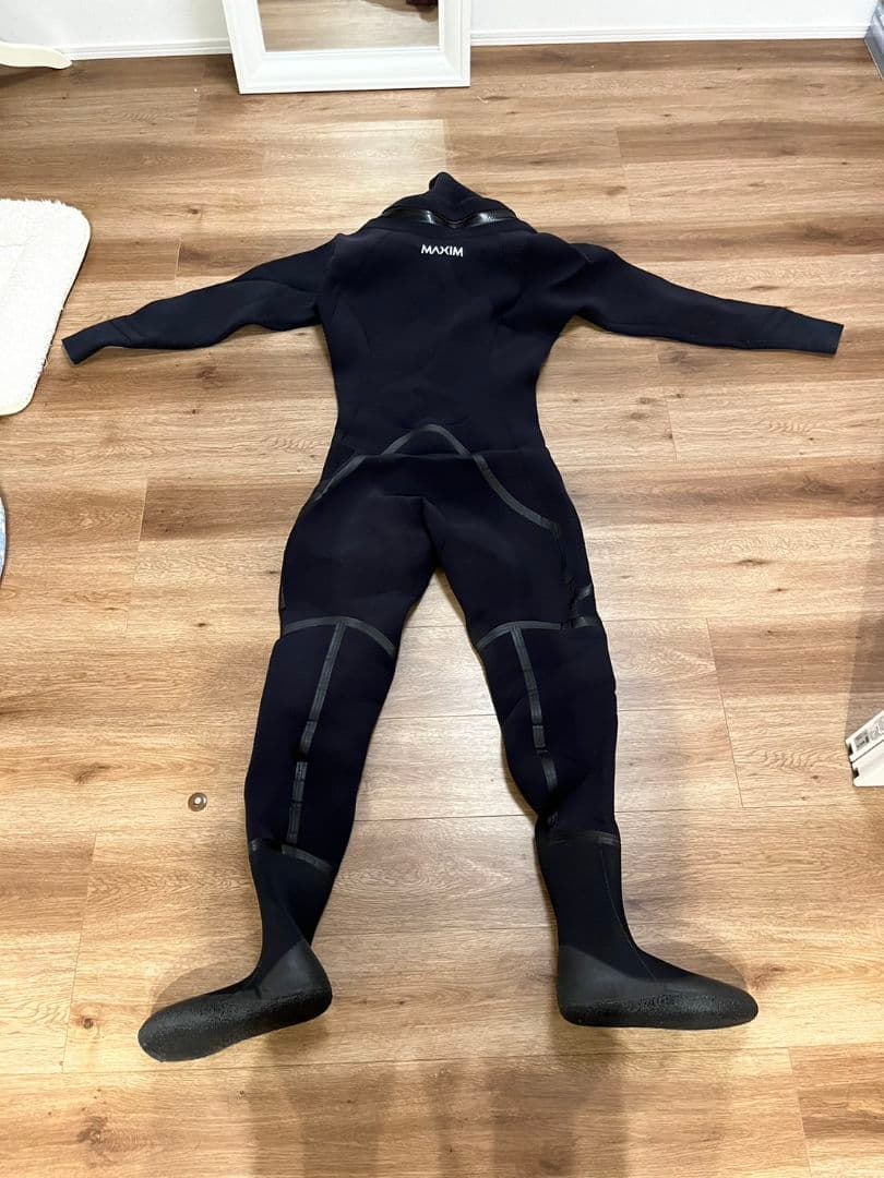 MAXIM ドライスーツ　ML　サーフィン　3回のみ使用品