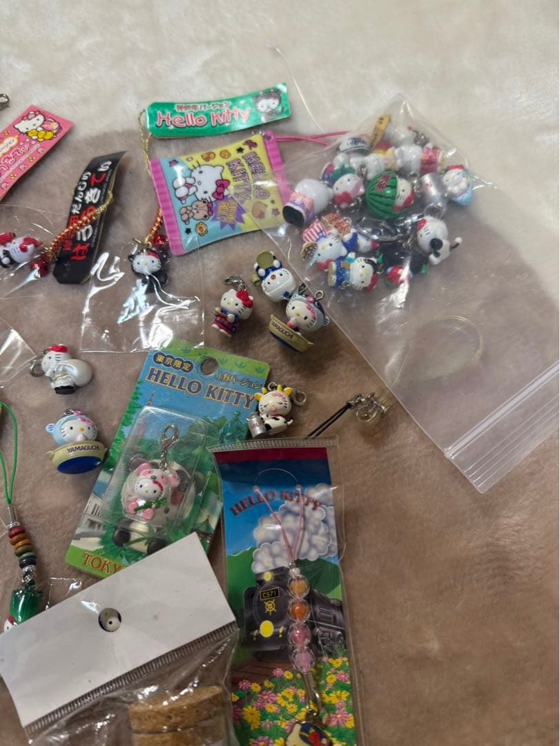 サンリオ ハローキティ 根付け ご当地 ストラップ