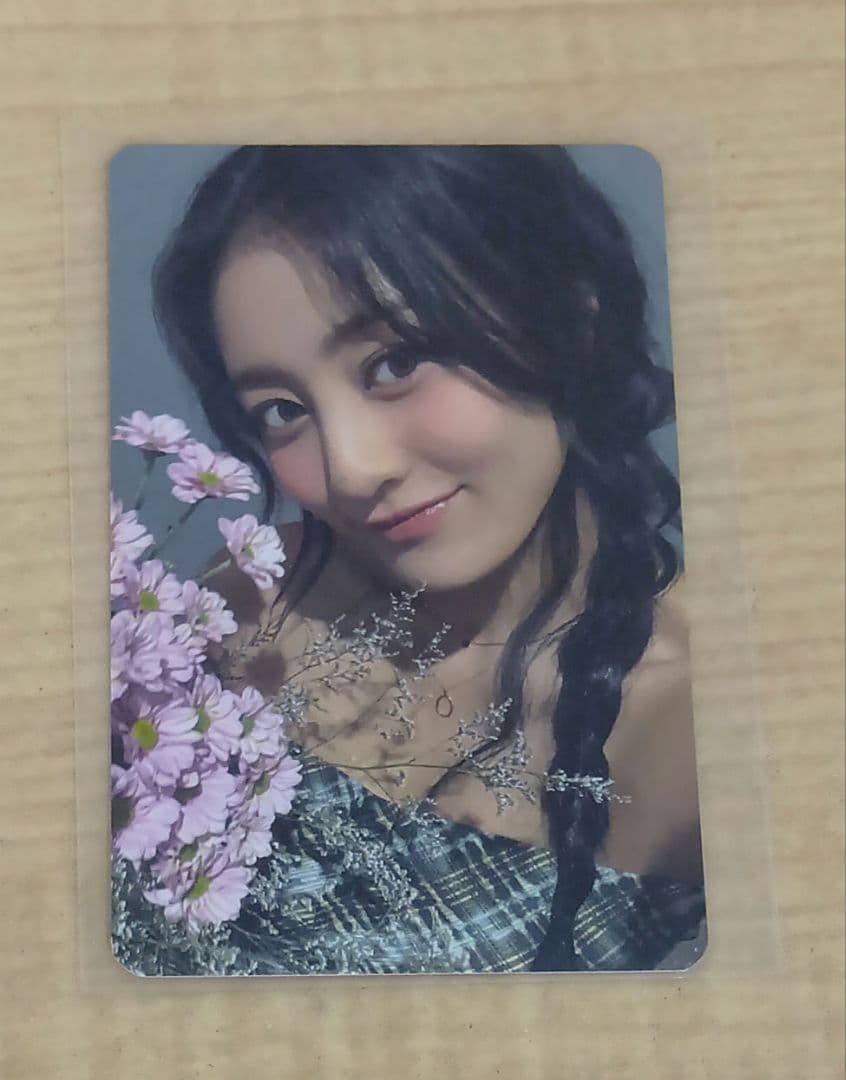 ❶ TWICE ジヒョ ZONE KILLIN' ME GOOD KIT トレカ