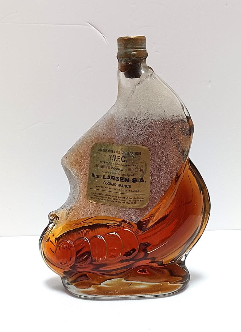 【希少】 未開栓 箱付き コニャック ラーセン クリア ボトル 船 40%
