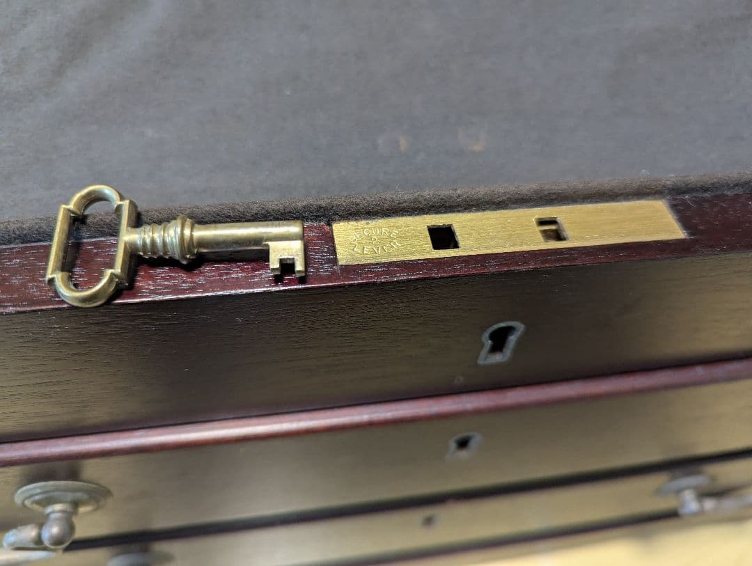 アンティーク カトラリーケース 木製 銀食器 三段 外国製 箪笥 鍵付き