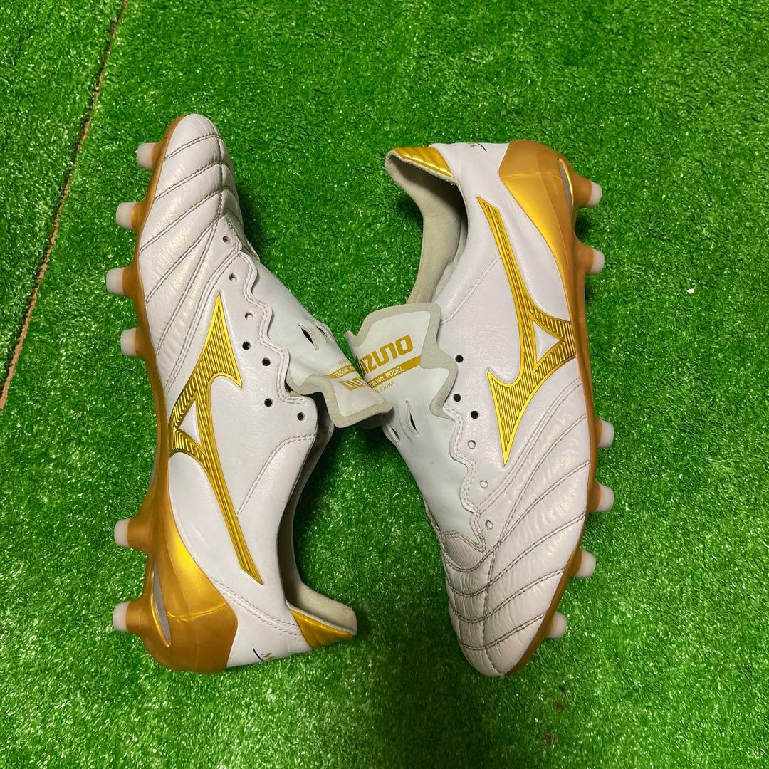 ミズノ モレリア NEO Ⅱ(ホワイト×ゴールド)