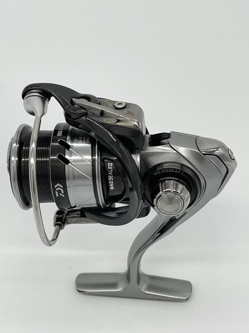 DAIWA ダイワスピニングリール カルディア LT2000S