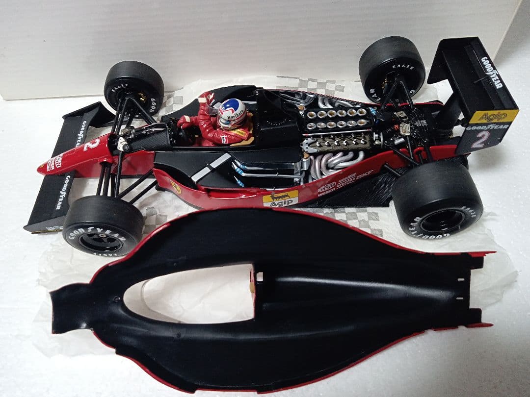 エグゾト1/18フェラーリ641/2マンセルフィギュア付