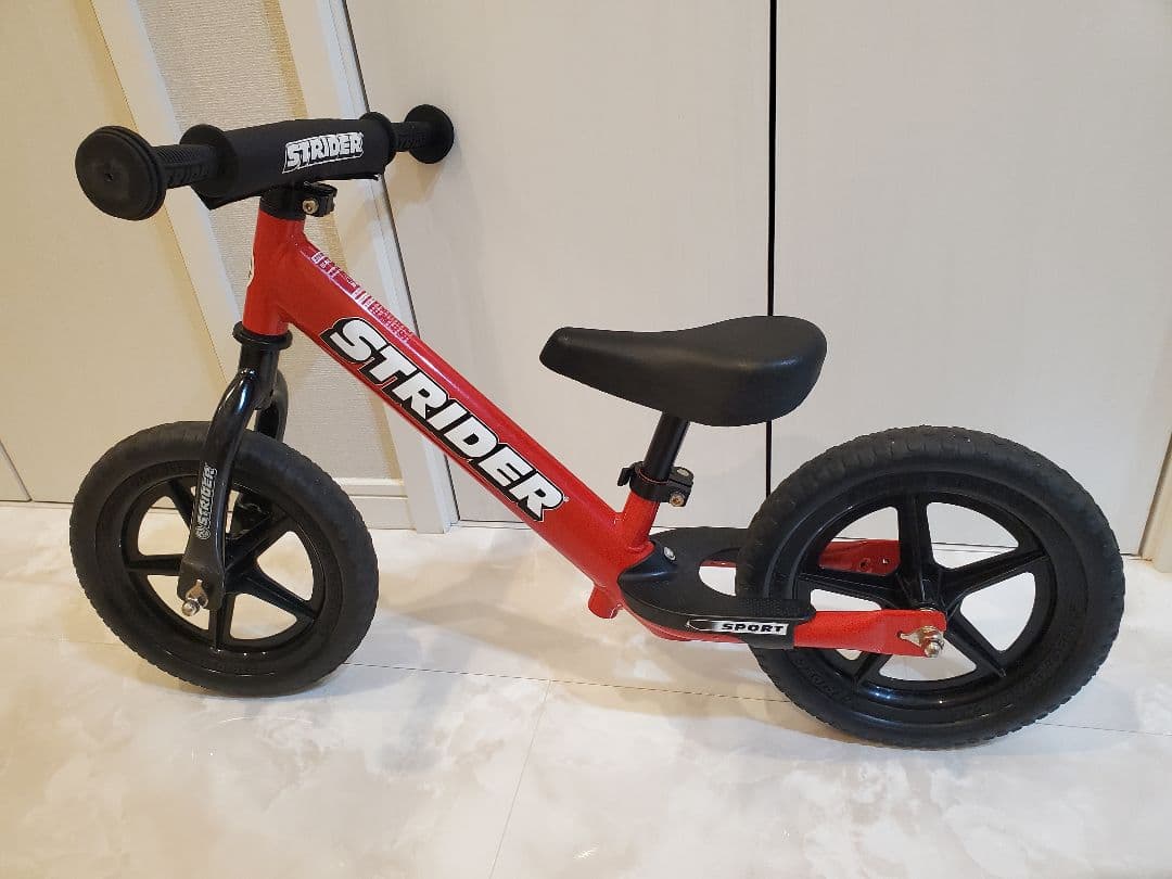 STRIDER バランスバイク 赤