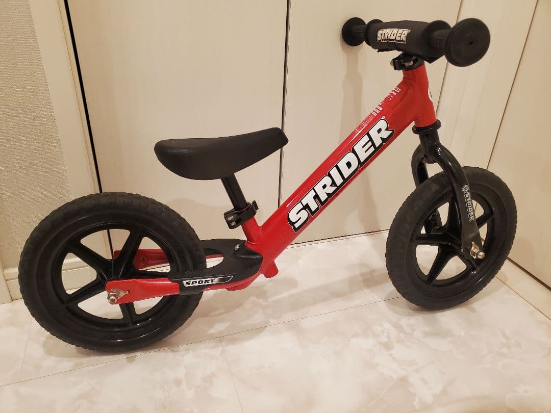 STRIDER バランスバイク 赤