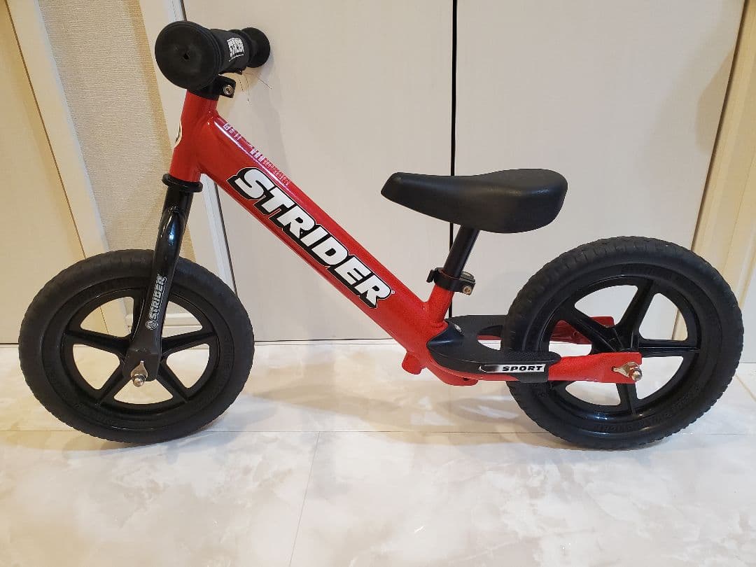 STRIDER バランスバイク 赤