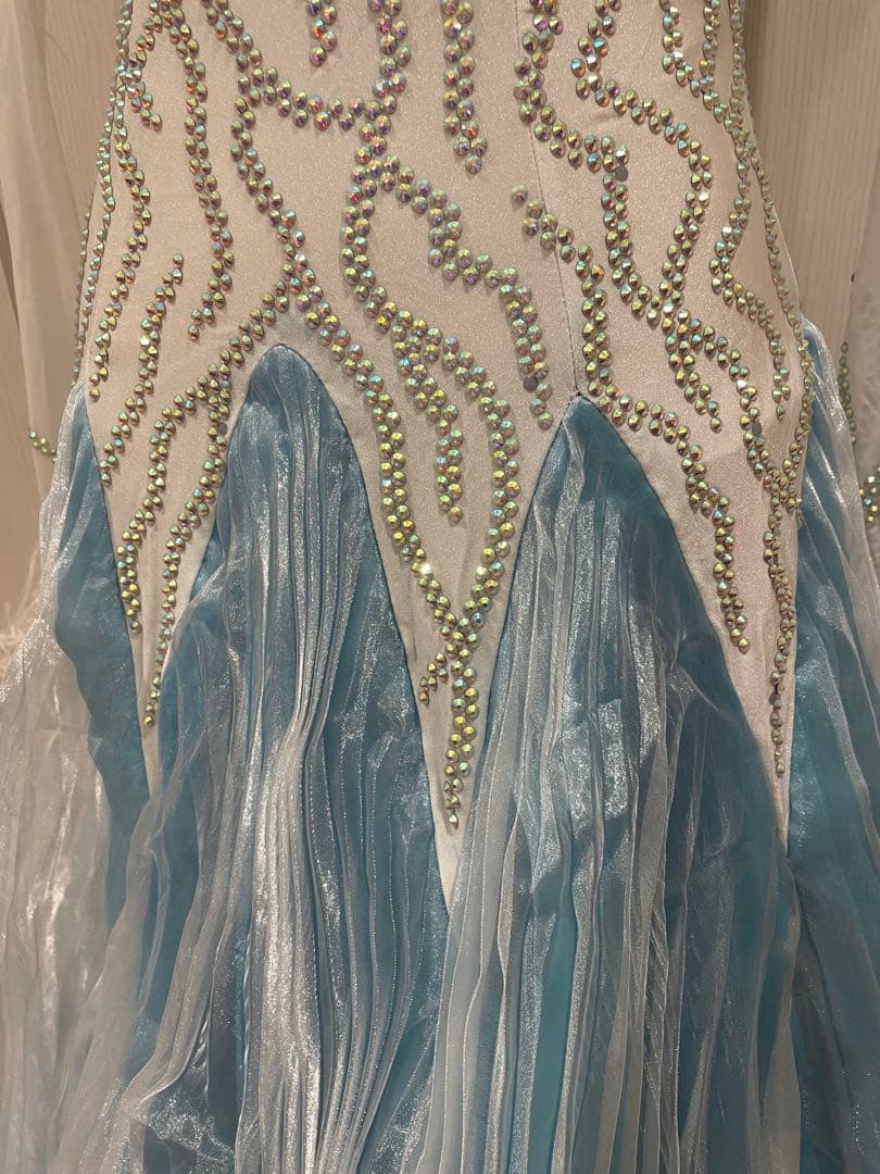 社交ダンス用ドレス 青と白のグラデーション