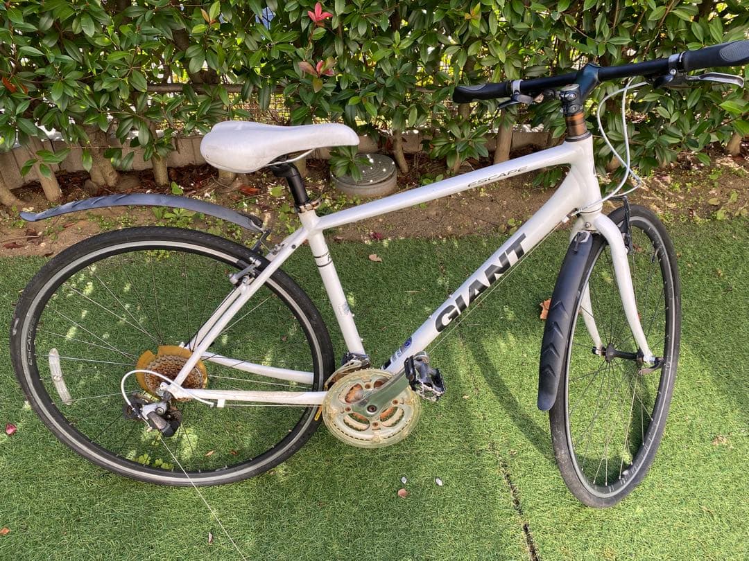 GIANTジャイアント クロスバイク ESCAPE R3 白