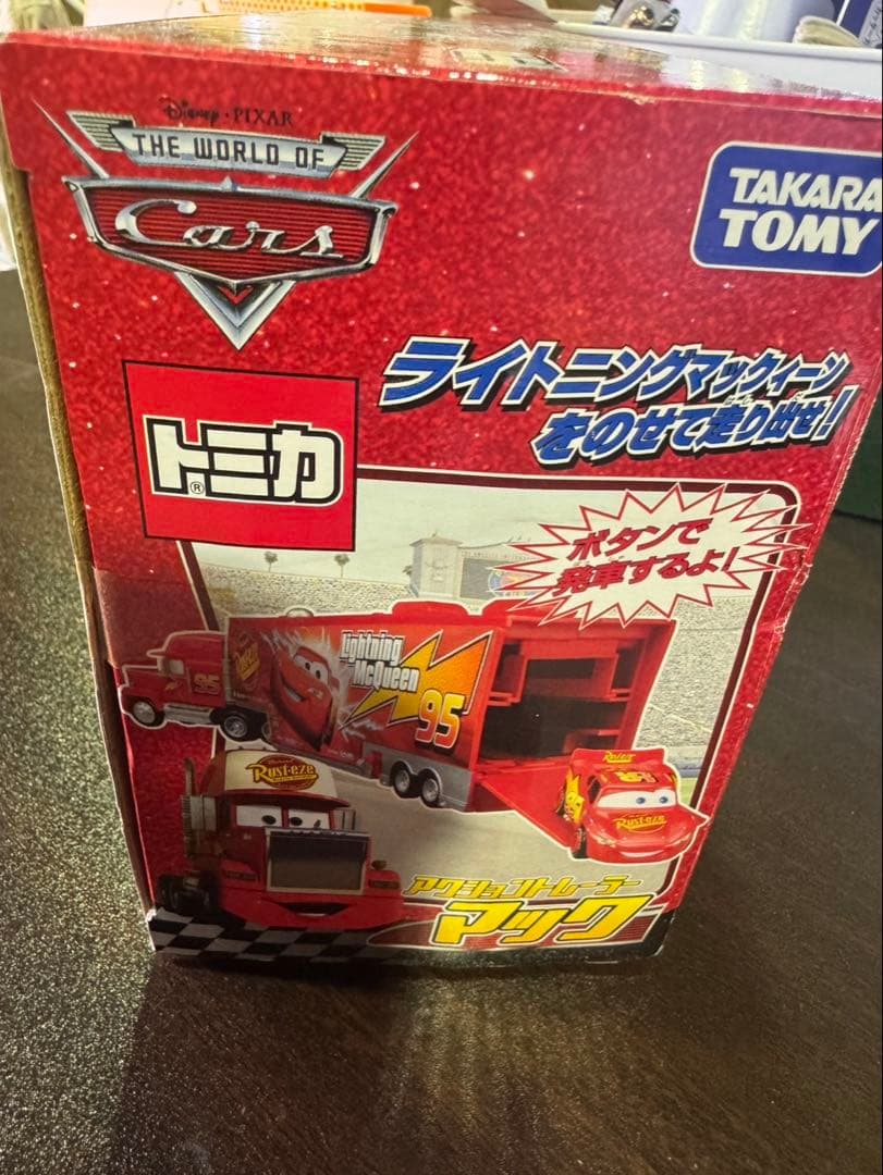 s1651 未開封　トミカ カーズ アクショントレーラー マック