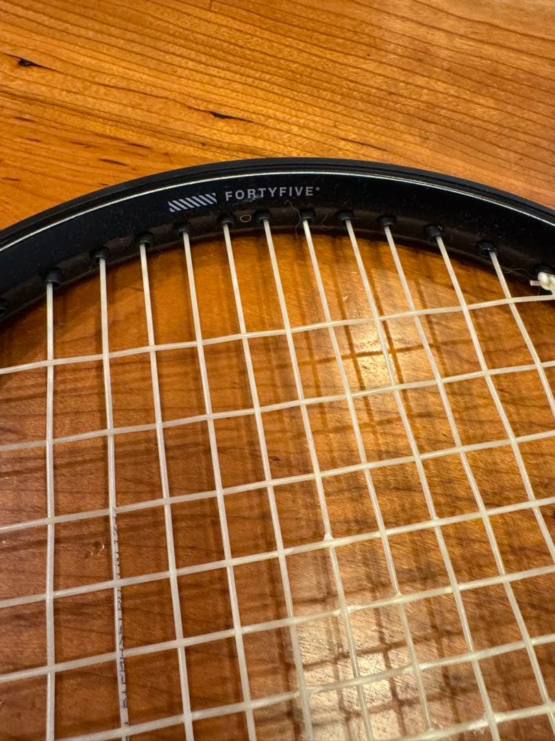 【SALE】ULTRA V4 100 テニスラケット ウィルソン　Wilson