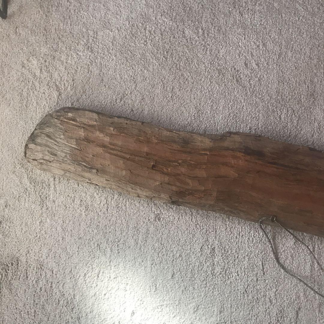 流木アート　相澤木城さん作品  \"一球入魂\"