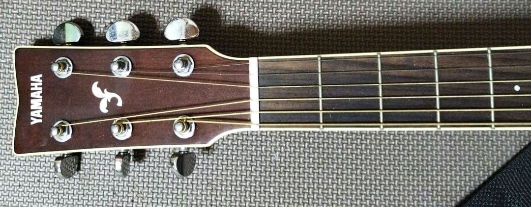 お値下げしました♪ヤマハのアコースティックギター「YAMAHA FG830」
