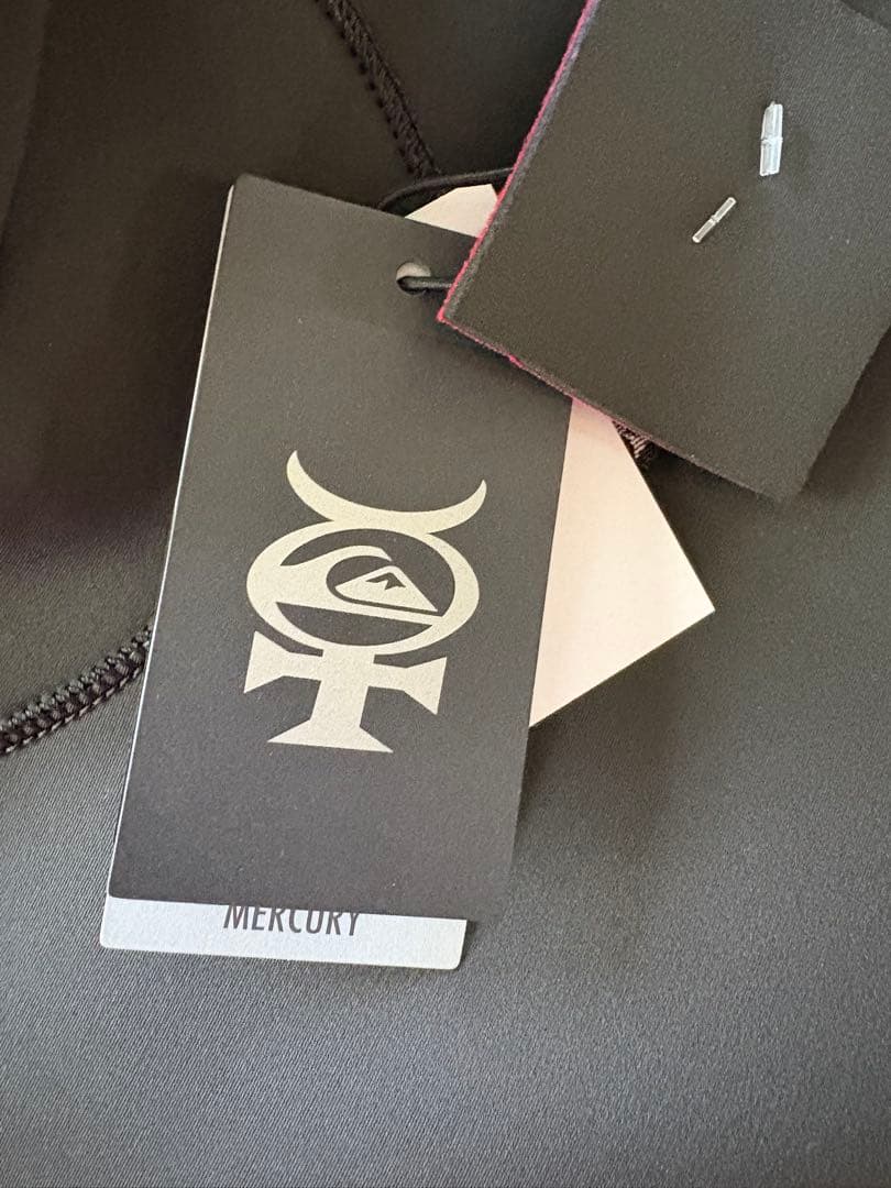 QUIKSILVER フルスーツ ブラック/レッド