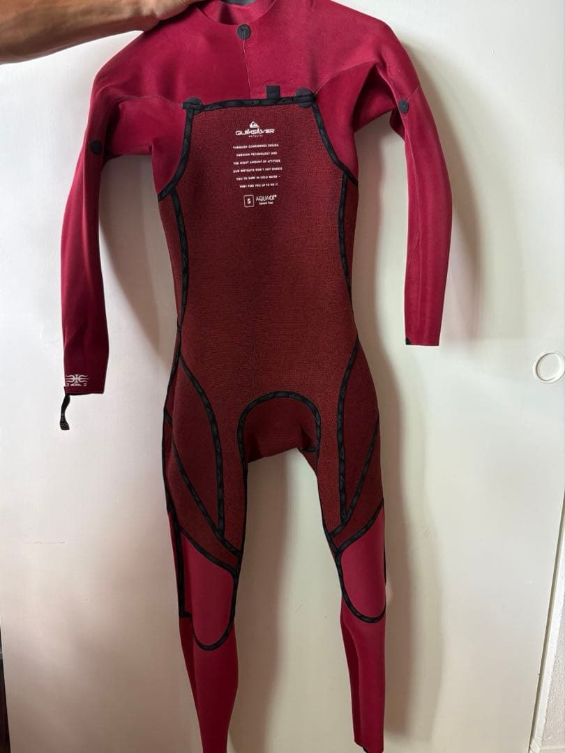 QUIKSILVER フルスーツ ブラック/レッド