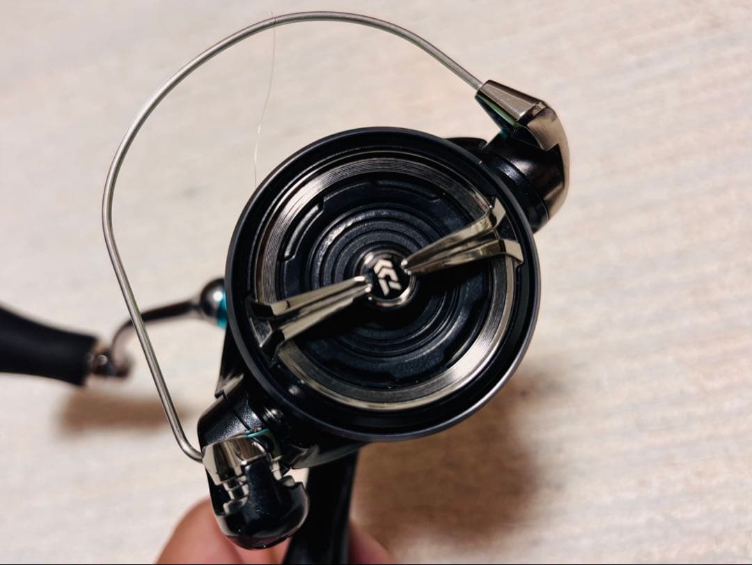 ダイワ 24 エメラルダスX LT2500 スピニングリール