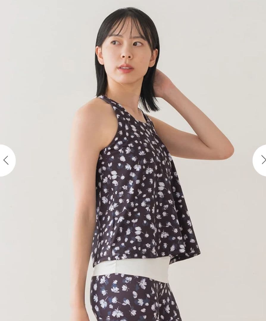 品切れ【新品未開封 タグ付】sukala フラワープリントカバータンクトップ　M