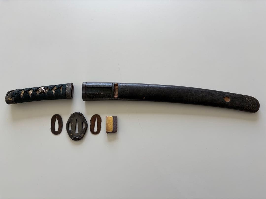 短刀用　刀装具(柄、鍔、切羽、巾木、鞘)