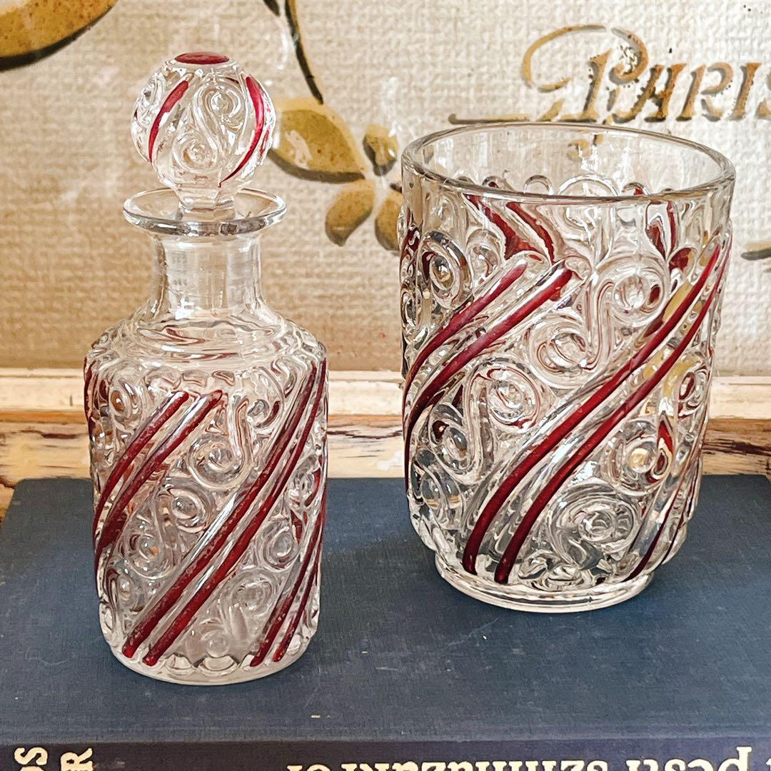 ポルティユー　ガラスのパフュームボトル