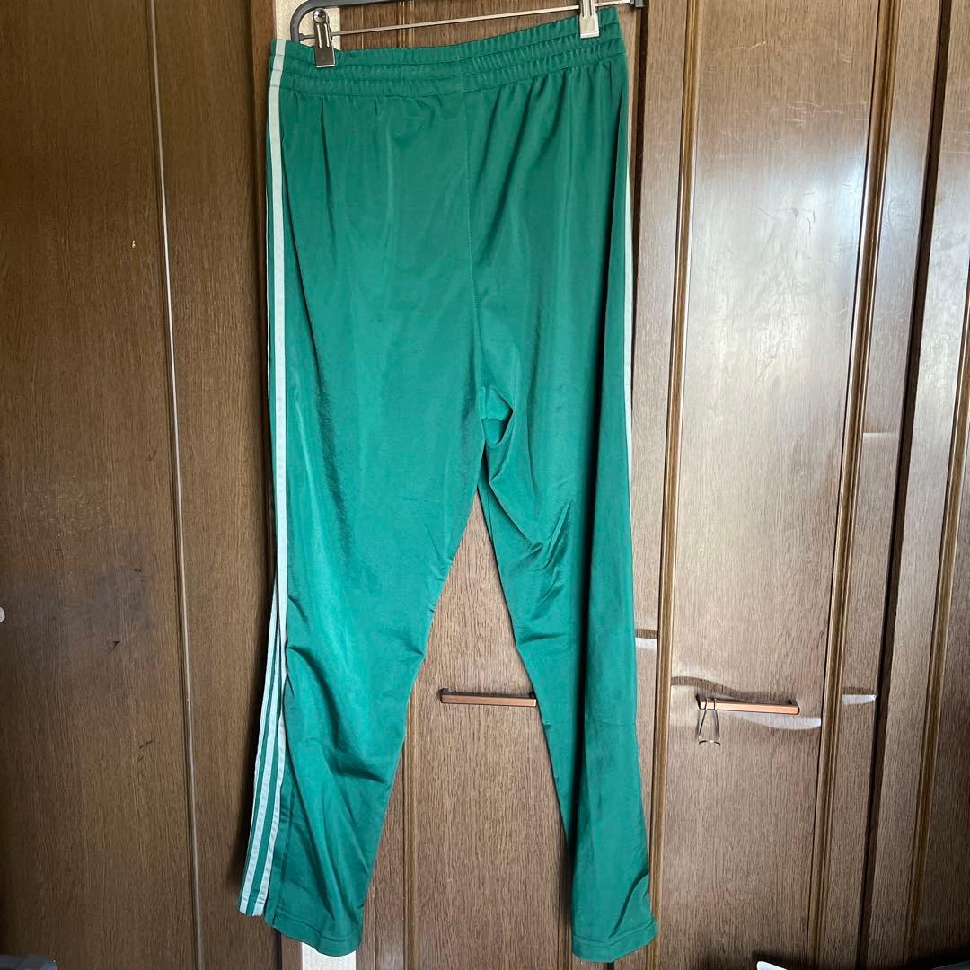 adidas トレフォイルロゴ　グリーンジャージパンツ