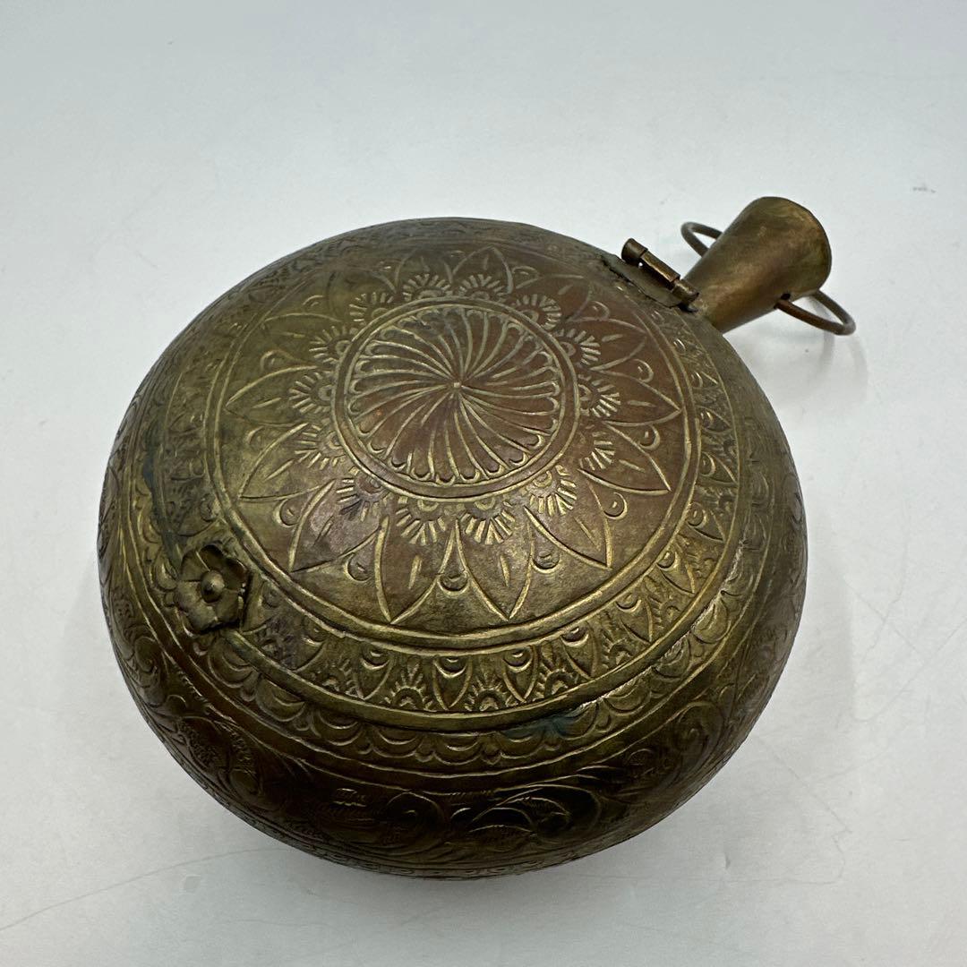 アンティーク装飾的な真鍮製鍋