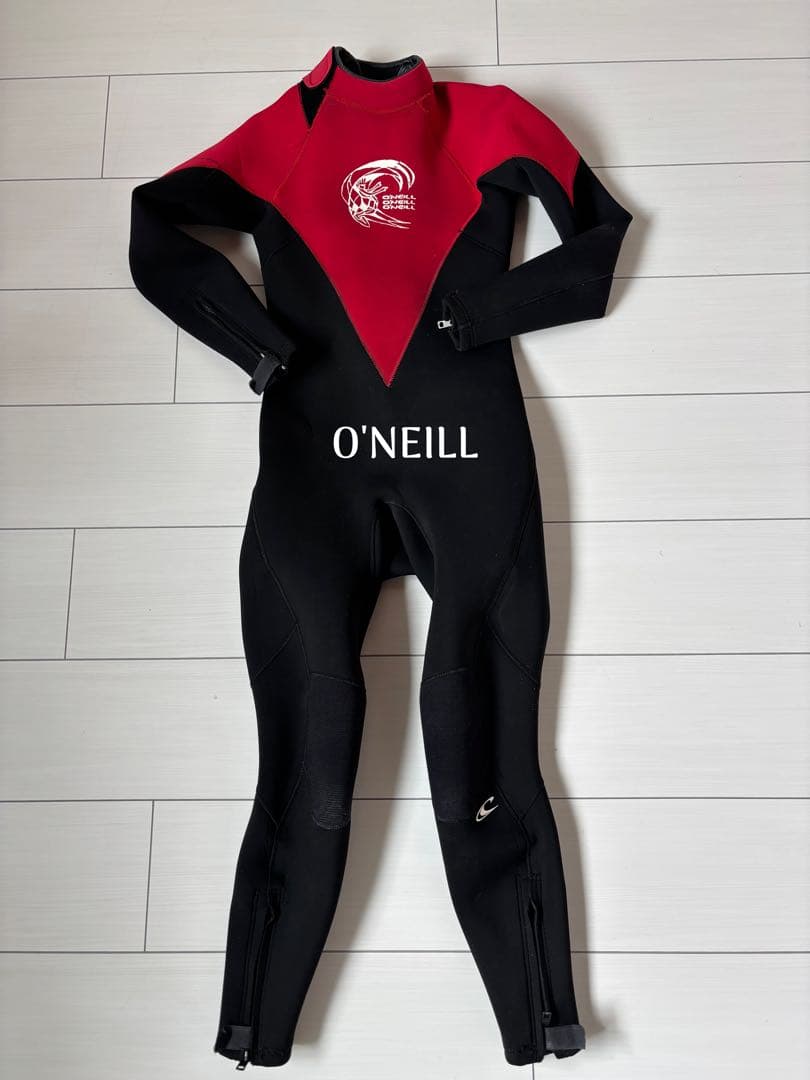 O'NEILL フルスーツ 赤黒 140㌢
