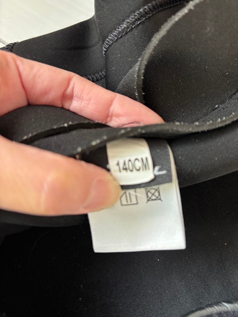 O'NEILL フルスーツ 赤黒 140㌢