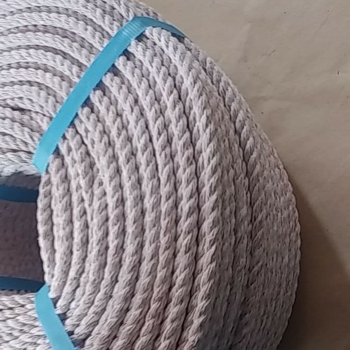 石田製鋼　ハイクレロープ　8ミリ×200メートル　7キロ　船具用