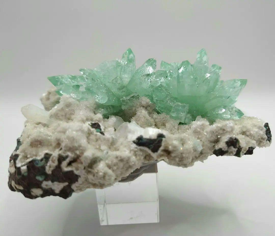 アポフィライト 魚眼石 鉱石 鉱物 ミネラル 標本 原石 母岩付き 犬牙状 ②