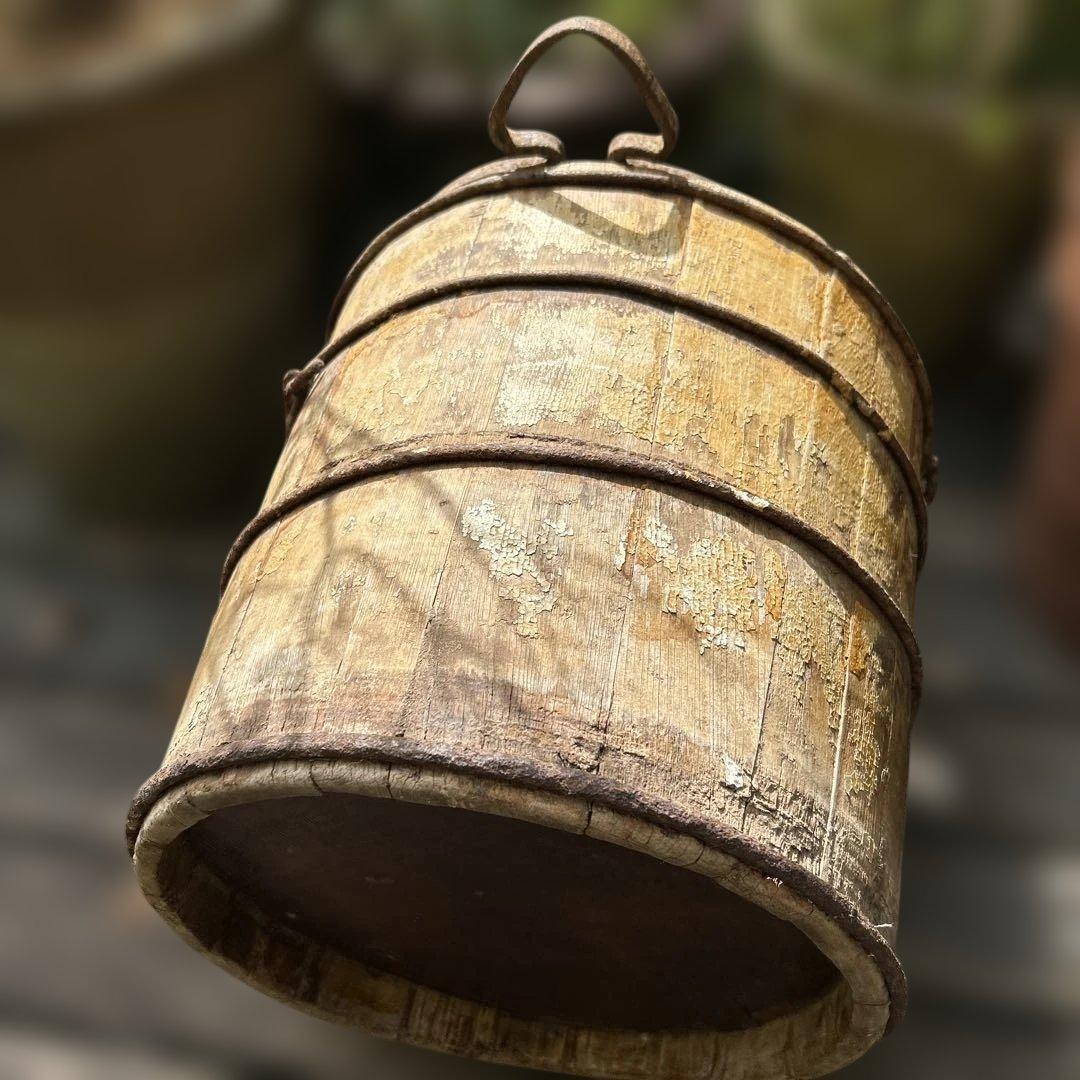 レア アンティーク 素朴な木製バケツ/井戸バケツ アイアン製ハンドルとタガ付き